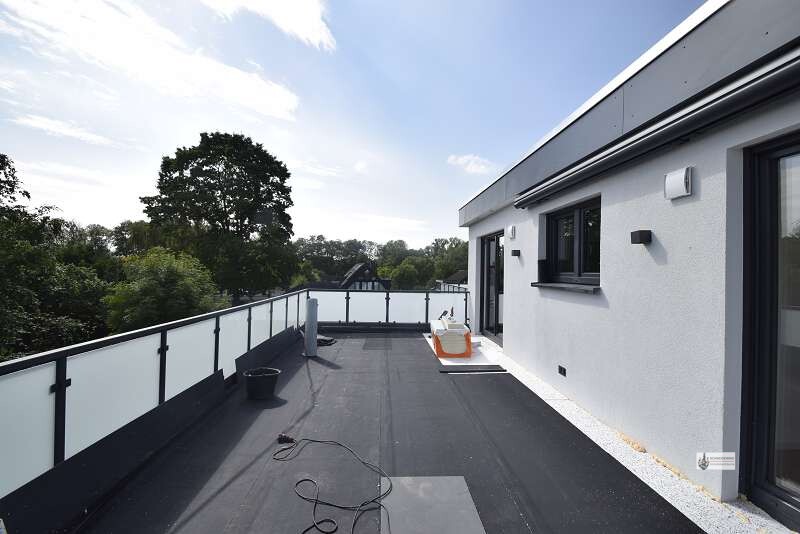Hoch moderne Penthouse-Wohnung Neubau zum 1.7.2026 Rollläden+Stellplatz+Dachterrasse mit Einbauküche - Einfamilienhaus Weyhe Leeste | Angebot:26944036