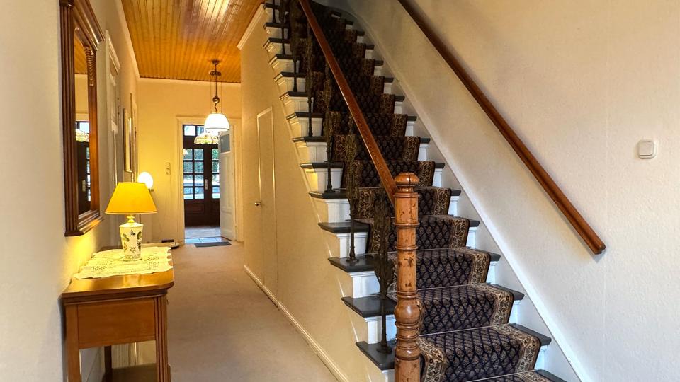 Einfamilienhaus Bremen Oberneuland - 9 Zimmer, 212 m&sup2;, 595.000&euro; | Angebot:26897781