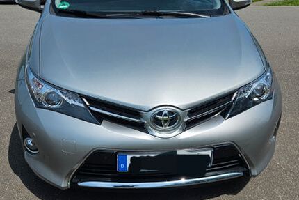 Toyota Auris 99.999 km 9.200 &euro; Bremen 28197