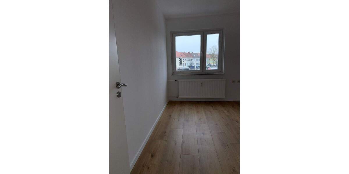 Etagenwohnung Bremen Westend - 4 Zimmer, 92 m&sup2;, 1.000&euro; | Angebot:25152622