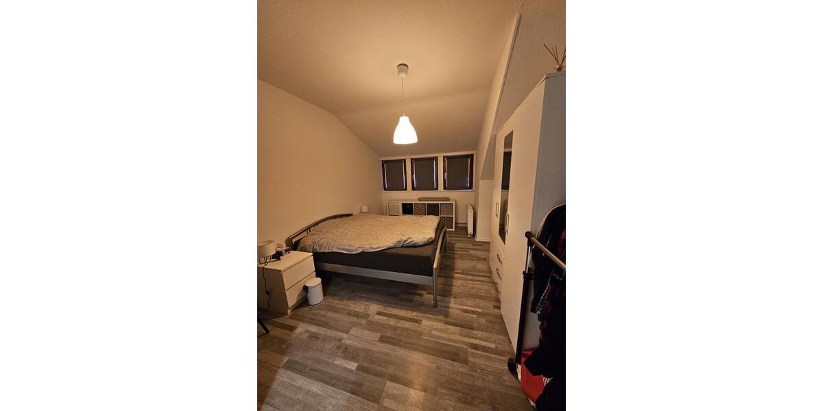 Dachgeschoßwohnung Bremen Vegesack - 4 Zimmer, 70 m&sup2;, 99.000&euro; | Angebot:26248699