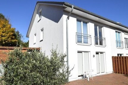 Neuwertiges REH für Fam. mit max. 5 Personen mit EBK + Garten + KFZ Stellplatz + ausgeb. Dachgeschoß 5 zimmer