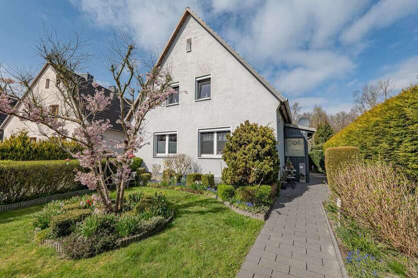 Haus zum Kaufen in Loxstedt 428.000 € 197 m²