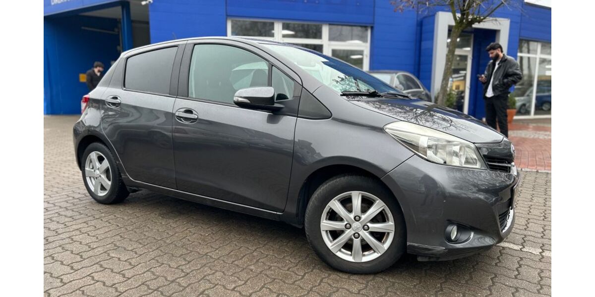 Toyota Yaris 90.000 km 5.990 &euro; Bremen 28207
