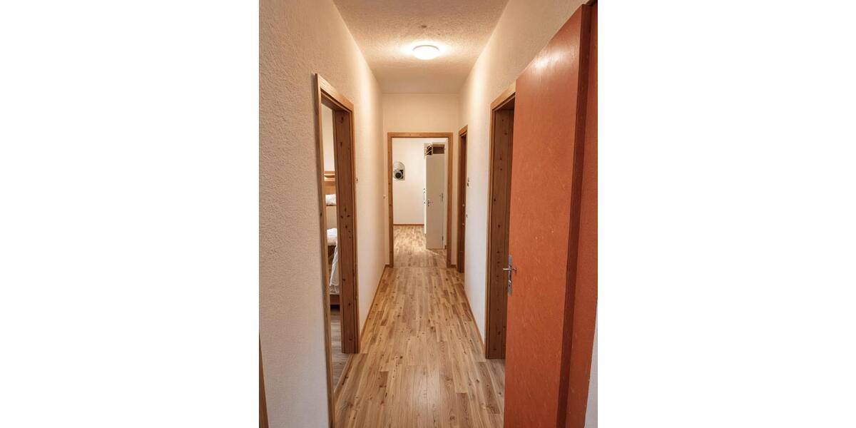 Dachgeschoßwohnung Schwanewede - 4 Zimmer, 135 m&sup2;, 151.000&euro; | Angebot:25124161