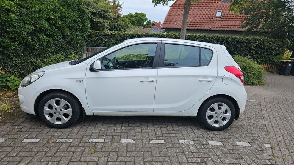 i20