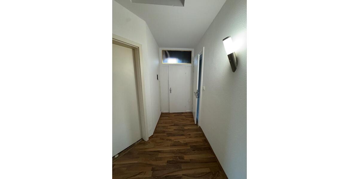 Frisch Renovierte 2 Zimmer Wohnung im Zweifamilienhaus 2 zimmer