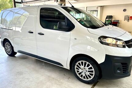Opel Vivaro 126.946 km 17.900 &euro; Bremen 28217