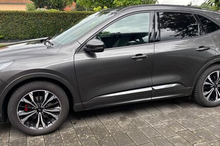 Ford Kuga 91.000 km 15.900 &euro; Syke 28857