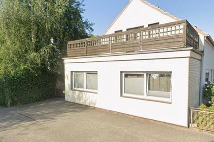 Zweifamilienhaus + Einliegerwohnung auf großem Grundstück – ruhig 11 zimmer