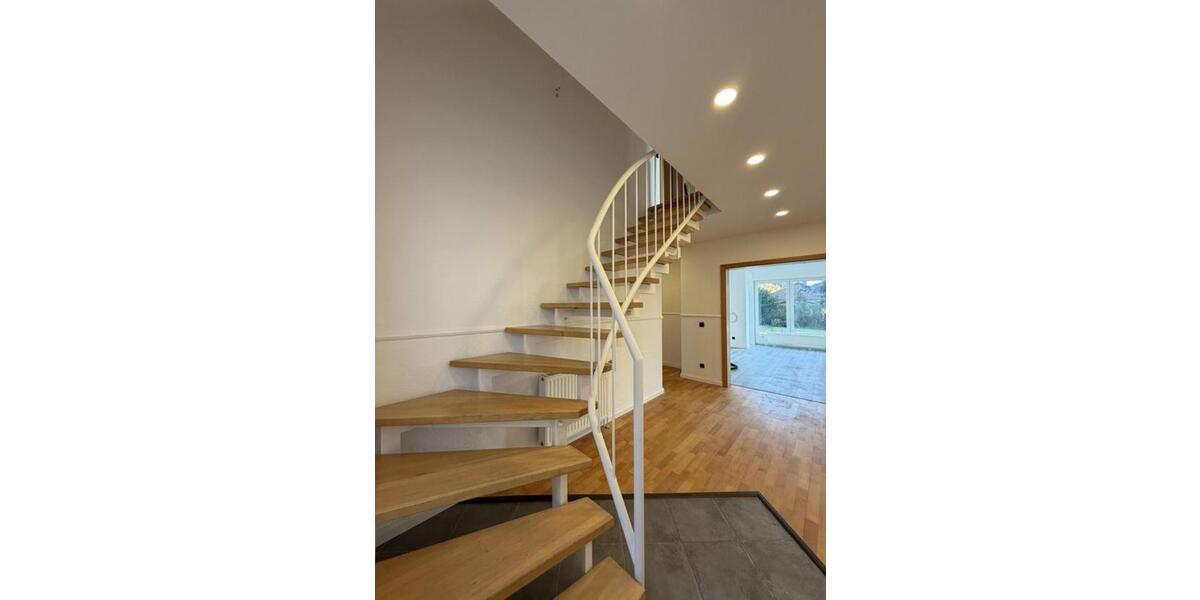 Geräumiges 5-Zimmer Einfamilienhaus mit Garage und Garten 5 zimmer