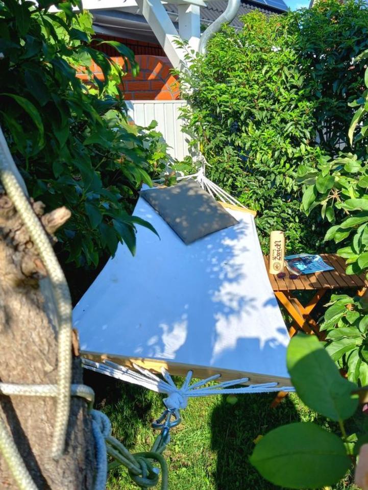 Attraktive DHH mit 5 Zimmern, überdachter Terrasse, PV, WP, FBH