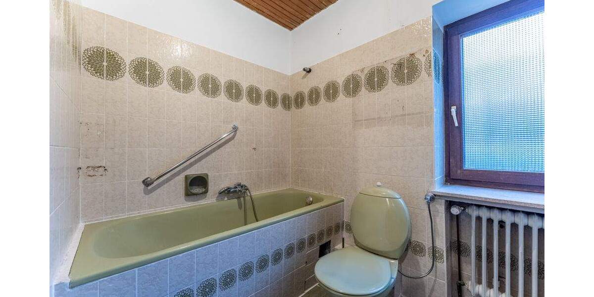 Einfamilienhaus Bremen / Oberneuland Oberneuland - 8 Zimmer, 220 m&sup2;, 499.000&euro; | Angebot:25680902